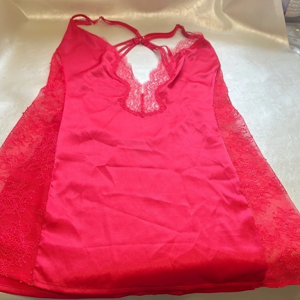 Elegant Red Lace Chemise